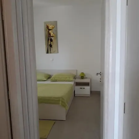 Apartment With Free And Private Parking Makarska Exterior photo