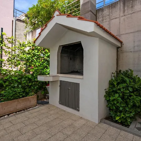 Apartment With Free And Private Parking Makarska Exterior photo