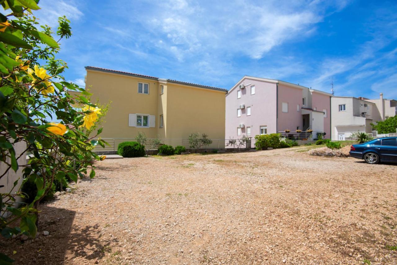 Appartement With Free And Private Parking