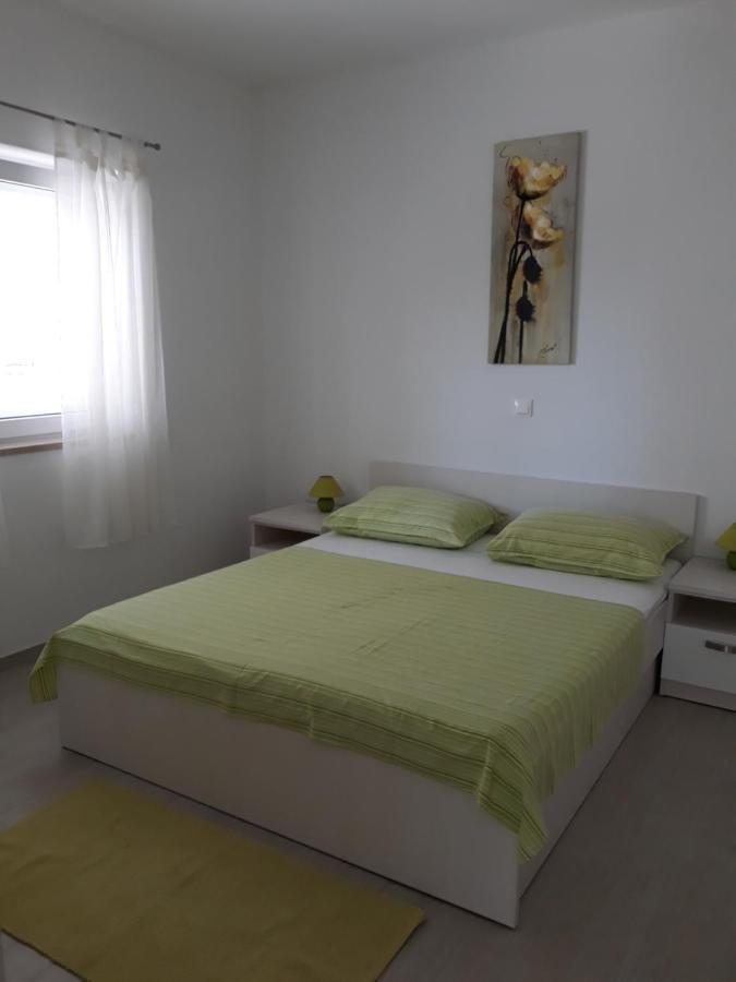 With Free And Private Parking * Makarska