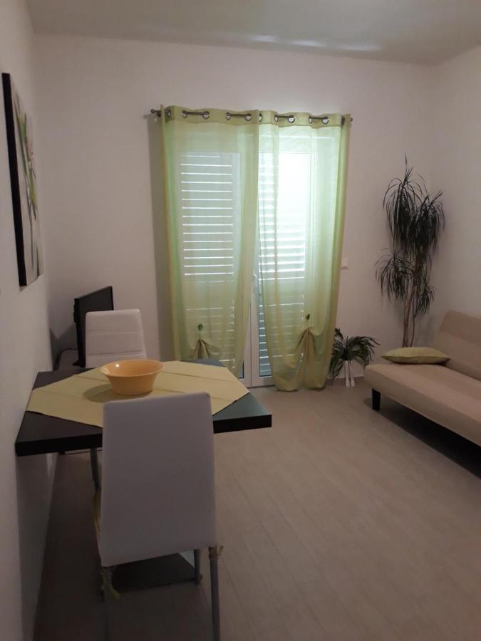 With Free And Private Parking Appartamento